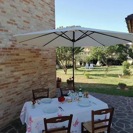 Il Piccolo Melograno Bed & Breakfast Montecosaro (Marche)