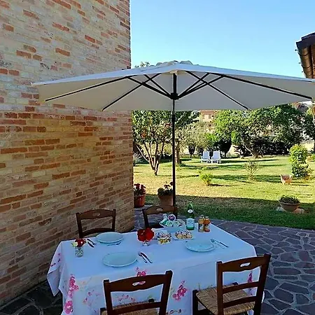 Il Piccolo Melograno Bed & Breakfast Montecosaro (Marche)